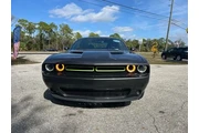 $14950 : Dodge Challenger 2018 SXT Pl thumbnail