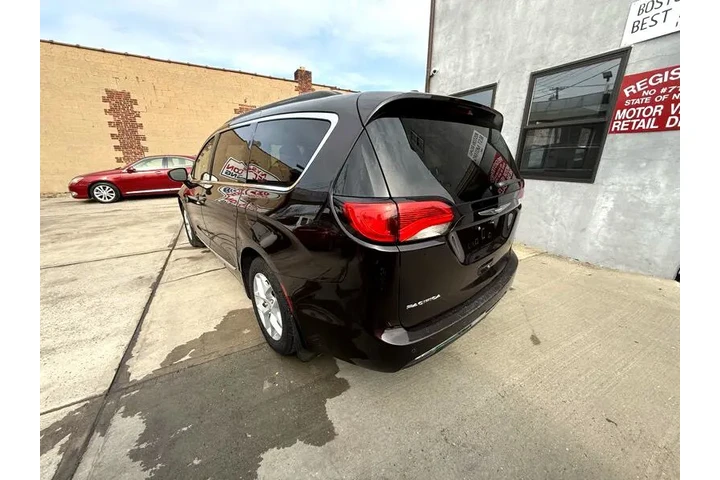 $9995 : 2017 Pacifica Touring-L image 4