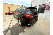 $9995 : 2017 Pacifica Touring-L thumbnail