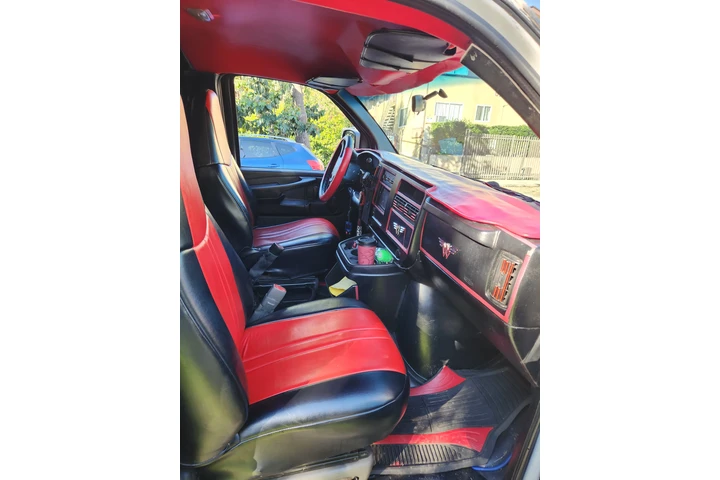 $18000 : Van Chevrolet  Dog Grooming image 2