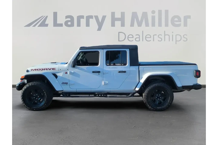 $33032 : Jeep Gladiator 2023 4x4 Moja image 2