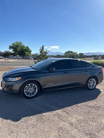 2019 Fusion Hybrid SE image 6