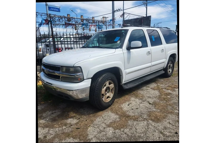 $3900 : 2004 CHEVROLET SUBURBAN 15002 image 2