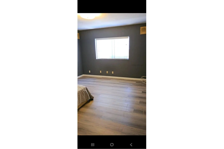 $1100 : Cuarto de renta image 2