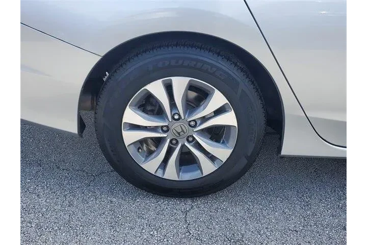 $9990 : Honda Accord 2015 LX 4dr Sed image 8