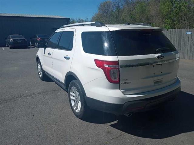 2012 Explorer image 6