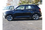 $17495 : Hyundai VENUE 2023 SEL 4dr C thumbnail