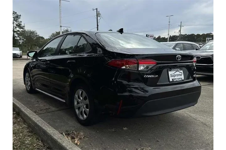 $20588 : Toyota Corolla 2024 LE 4dr S image 4