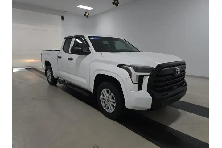 $31490 : Toyota Tundra 2024 4x2 SR 4d image 3