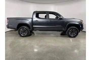 $32995 : Toyota Tacoma 2020 4x2 TRD O thumbnail