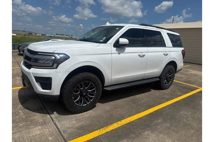 $39184 : Ford Expedition 2022 4x2 XLT image 1