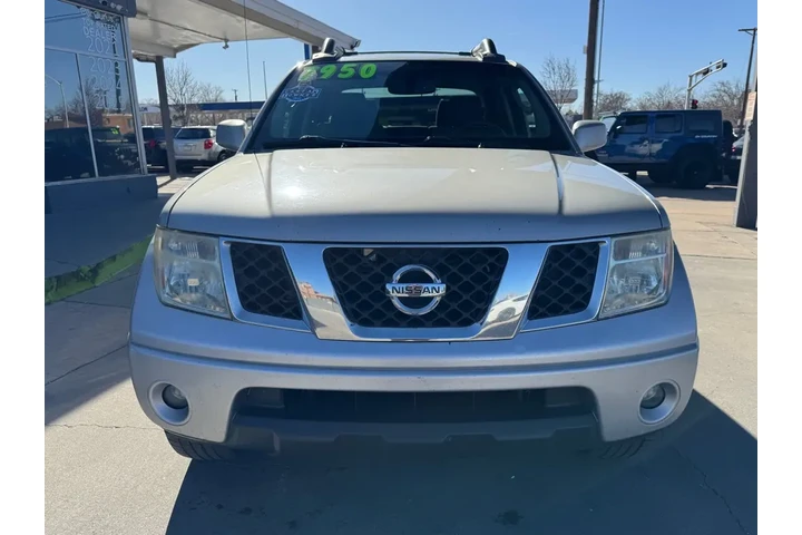 2007 Frontier LE Crew Cab 4WD image 2