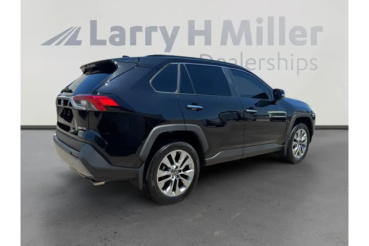 $39487 : Toyota RAV4 2025 AWD Limited image 8