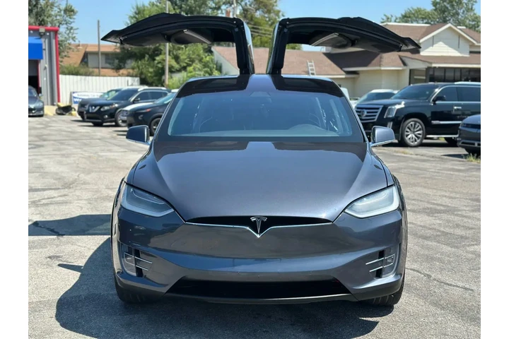 2018 TESLA MODEL X 75D SPORT image 6