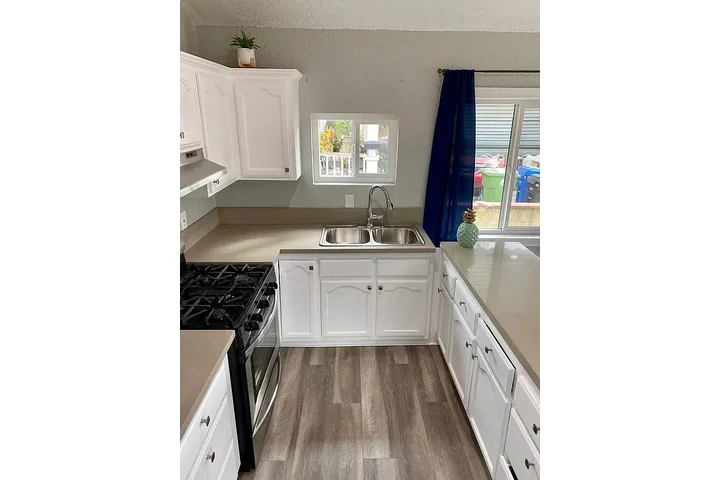 $800 : Beautiful Home...Los Angeles image 5