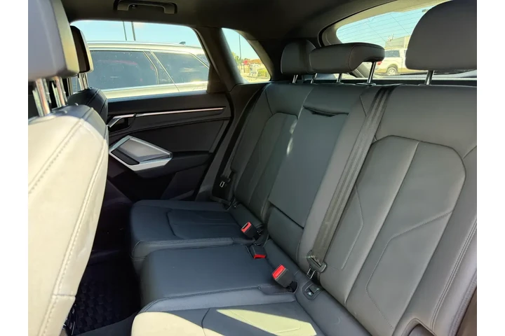 $25750 : Audi Q3 2022 AWD quattro S l image 8