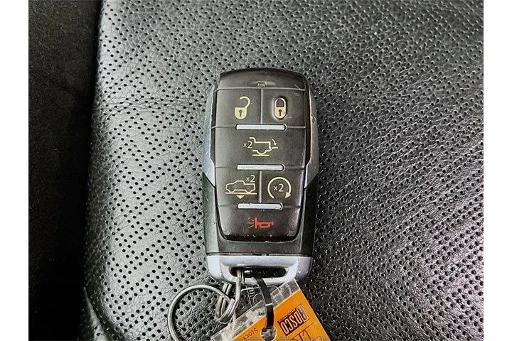 $31975 : Ram 1500 2020 4x4 Laramie 4d image 10