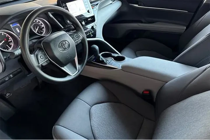 $24498 : Toyota Camry 2024 LE 4dr Sed image 9