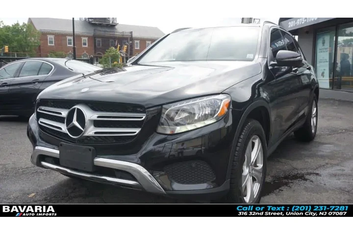 $15888 : 2016 GLC 4MATIC 4dr GLC 300 image 3