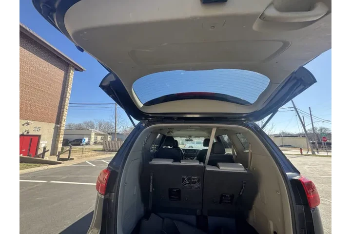 $7999 : 2017 Sedona LX image 8