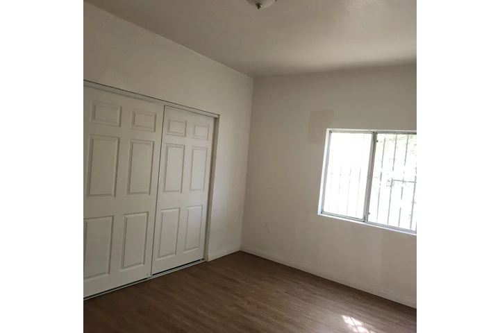 $2350 : Apartamento en Compton image 8