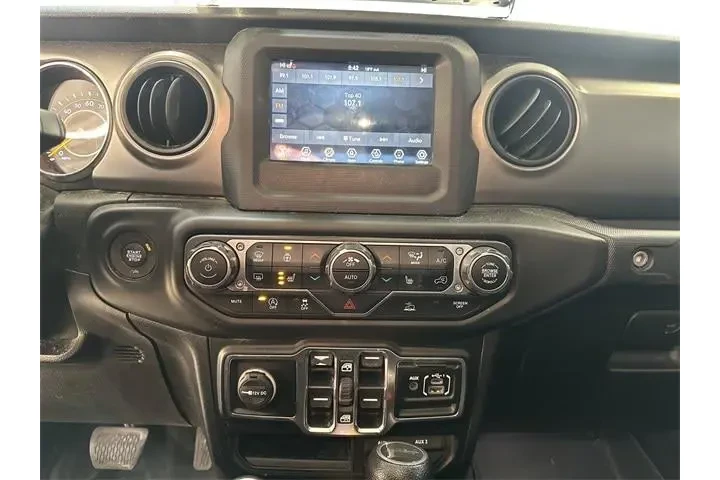 $23000 : Jeep Gladiator 2020 4x4 Spor image 3