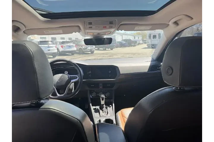 $18988 : Volkswagen Jetta 2022 SEL 4d image 7