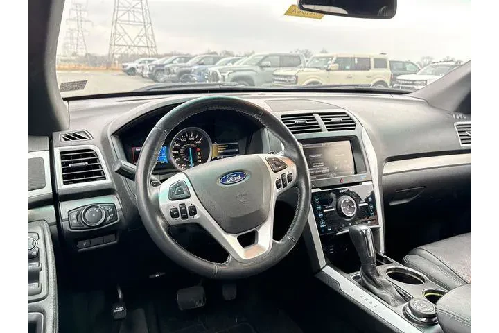 $12999 : Ford Explorer 2014 AWD Sport image 10