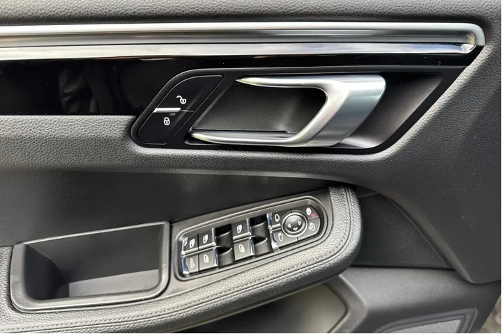 $20997 : Porsche Macan 2018 AWD 4dr S image 10