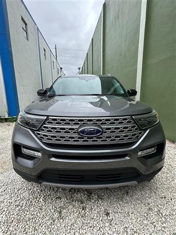 Ford Explorer image 6