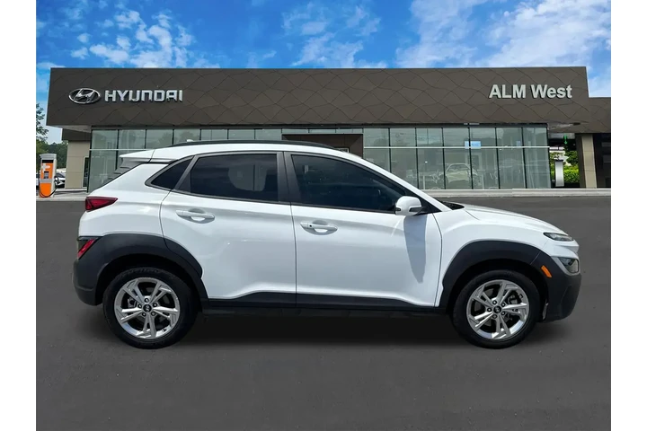 $18720 : Hyundai KONA 2023 AWD SEL 4d image 4