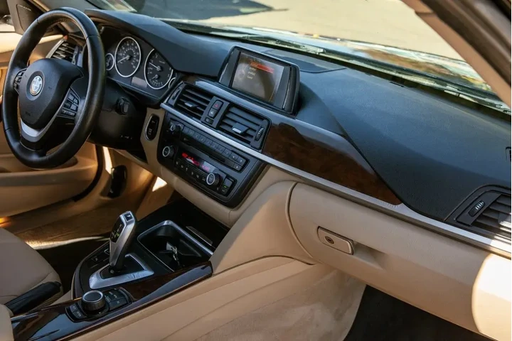 $9950 : 2015 BMW 328i image 10