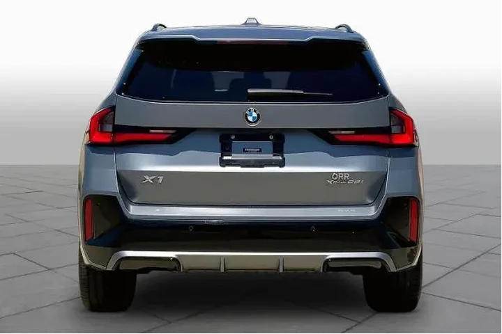 $31893 : BMW X1 2023 AWD xDrive28i 4d image 5
