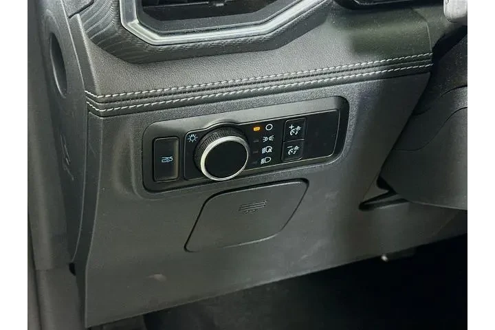 $32000 : Ford Mustang 2024 EcoBoost P image 10