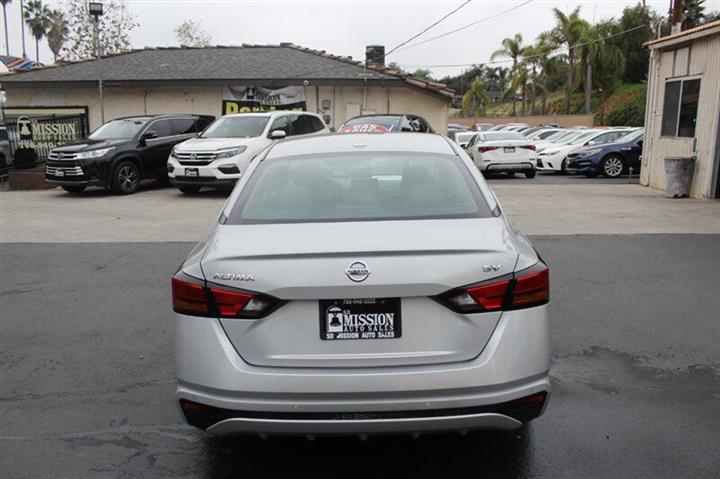 $18995 : 2021 Altima image 6