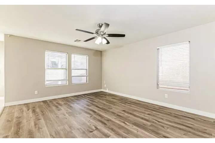 $2690 : Beautiful home for rent in NV image 1