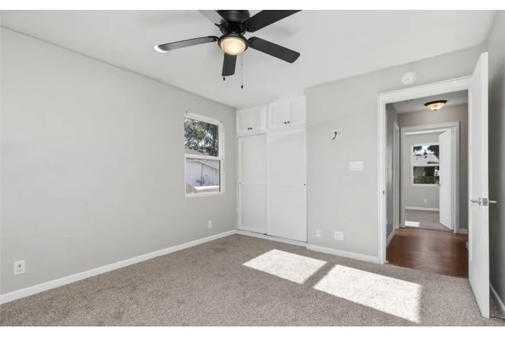 $2400 : Spacious 3 Bedroom Home in image 8