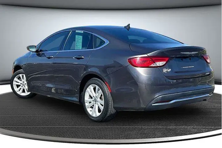 $9000 : Chrysler 200 2016 Limited 4d image 4