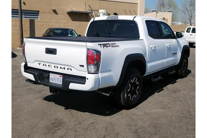 $31998 : Toyota Tacoma 2021 4x2 TRD O image 5