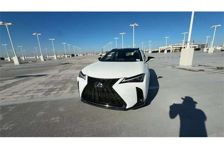 $31888 : Lexus UX 250h 2023 F SPORT D image 3