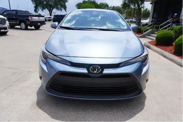 $21988 : Toyota Corolla 2024 LE 4dr S image 2