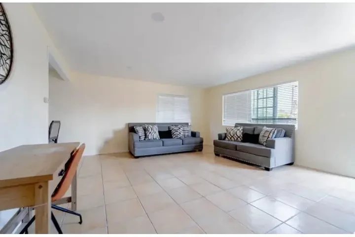 $1150000 : Duplex, Viva en Una Rente Otra image 2
