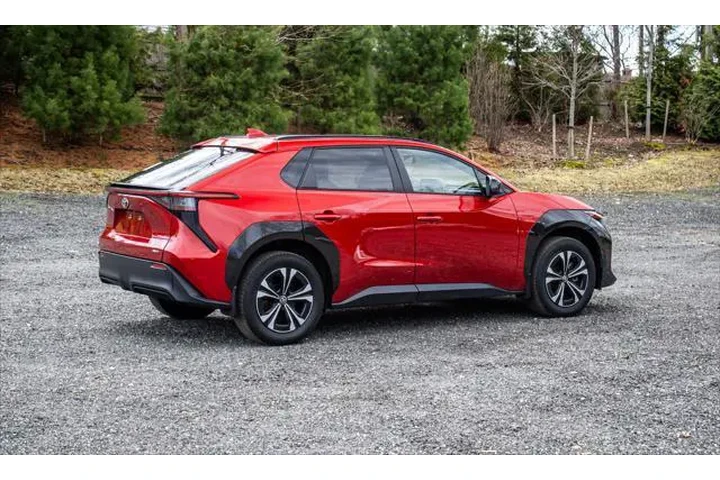 $17995 : Toyota bZ4X 2023 AWD XLE 4dr image 8