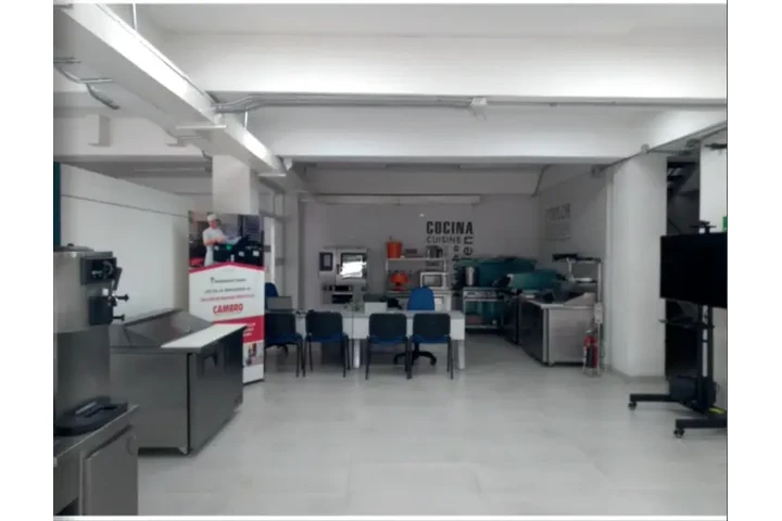 $1500000000 : Venta de casa para tu negocio image 2