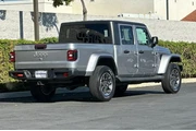 $28595 : Jeep Gladiator 2020 4x4 Over thumbnail