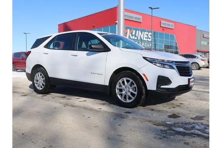 $16770 : Chevrolet Equinox 2022 LS 4d image 2