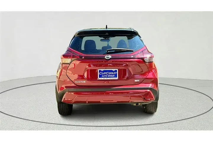 $16967 : Nissan Kicks 2022 SR 4dr Cro image 4