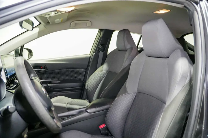 $16898 : 2021 C-HR image 10