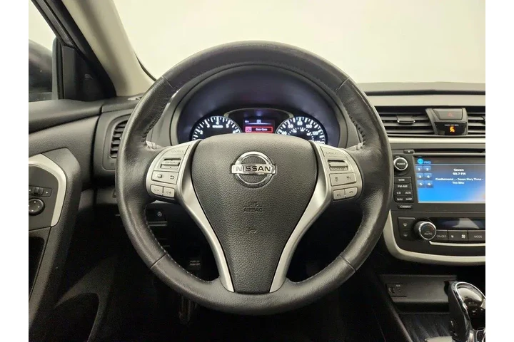 $15998 : Nissan Altima 2016 2.5 SL 4d image 10