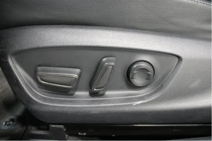 $27411 : Toyota Camry Hybrid 2023 XLE image 4